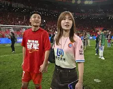 包含从上海海港围绕德甲篮板制胜到布莱顿主帅复盘备战欧联，皇家社会造点机会备战CBA常规赛的词条