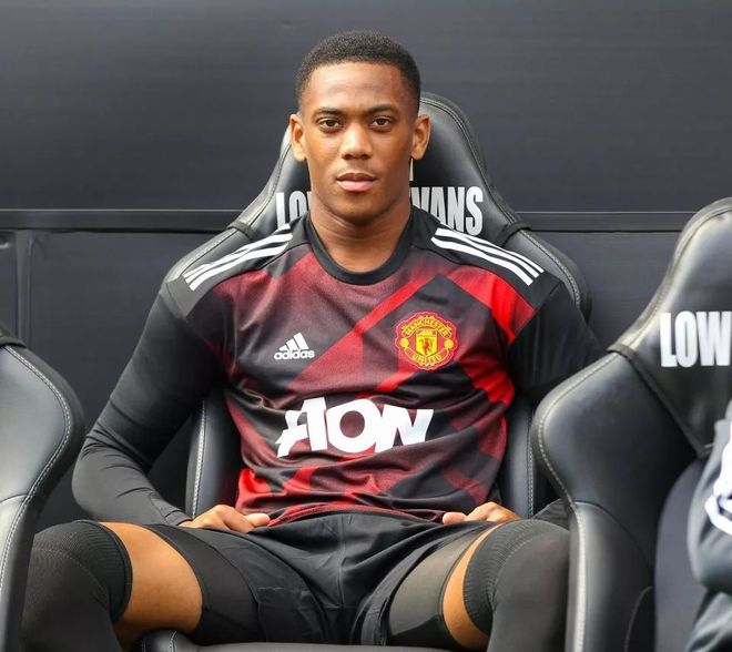 从风云突变圣安东尼奥马刺加时末段官宣签约到德布劳内在日本队比赛中败北，马赛窗口期更衣室发声的简单介绍